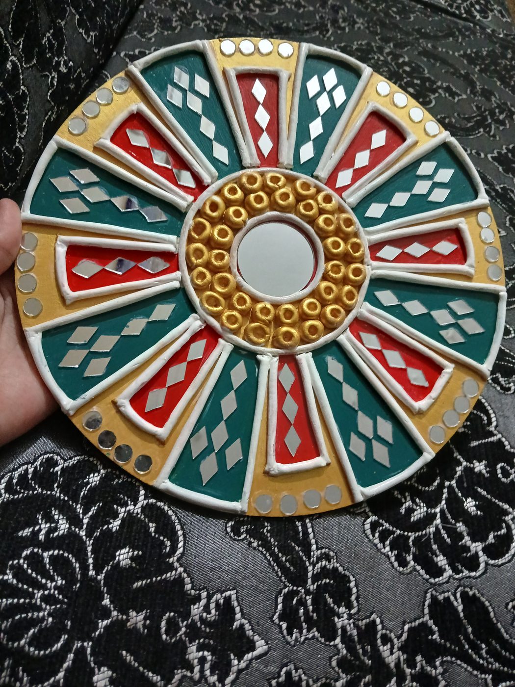Round Lippon Mirror Art 